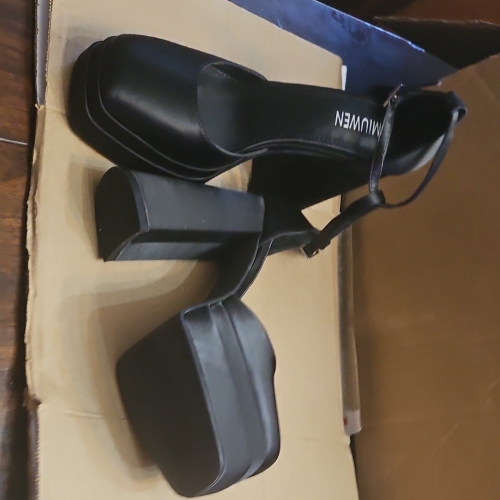 Elegant Black Platform Heels
